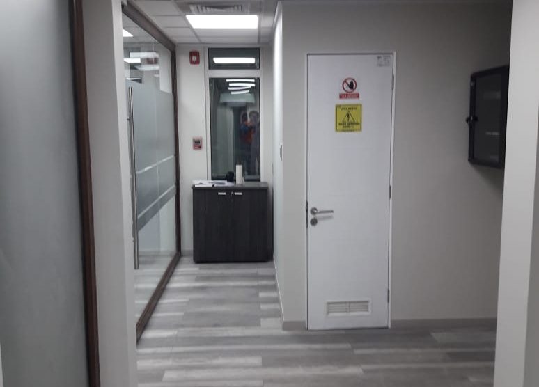 Remodelación Oficinas – Baños Gerencia Mina – El Com, Minera Los Pelambres.